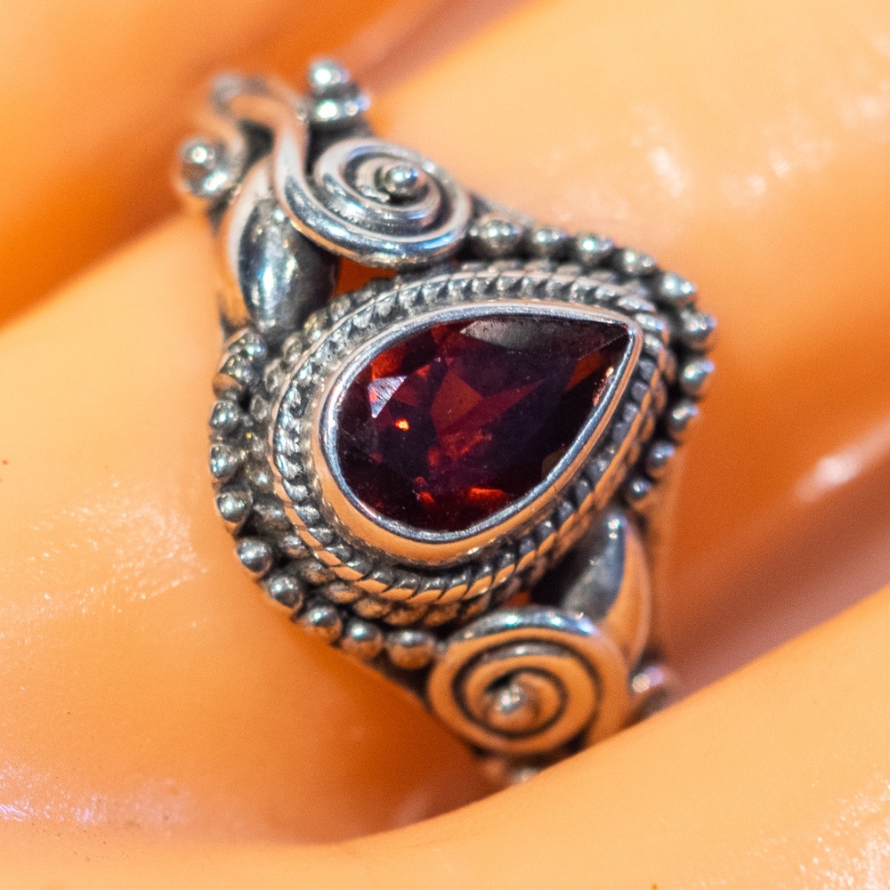 Garnet 925 Sterling silver Ring size 7 vintage